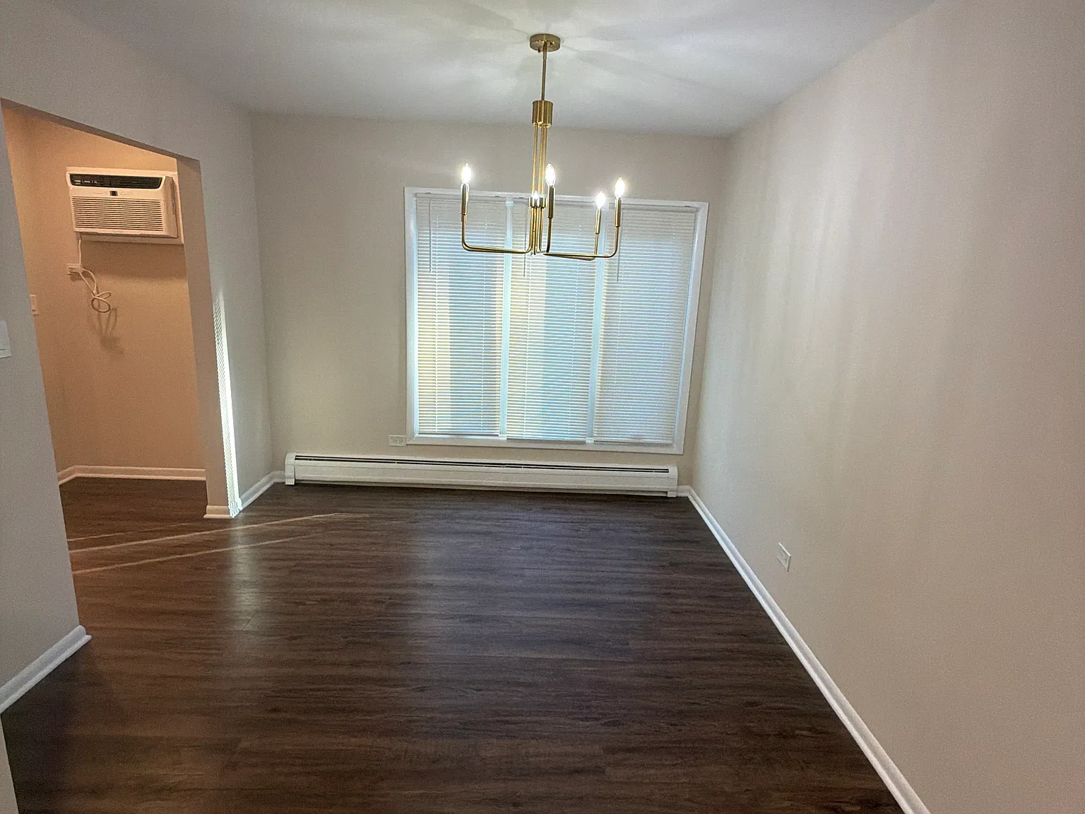 3 bed, 1.5 bath, 1200 sqft, $3,300 — Photo 4