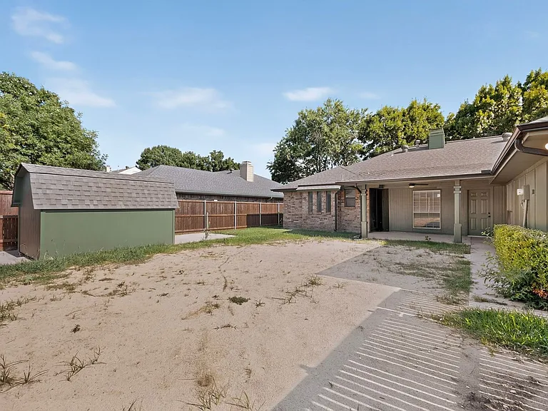 817 Sycamore Creek Rd — Photo 42