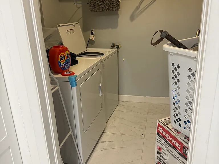 501 Manhattan Dr — Photo 9