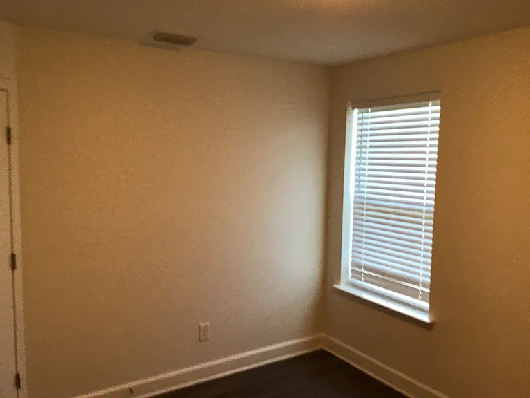 31 Hiller Ln — Photo 16