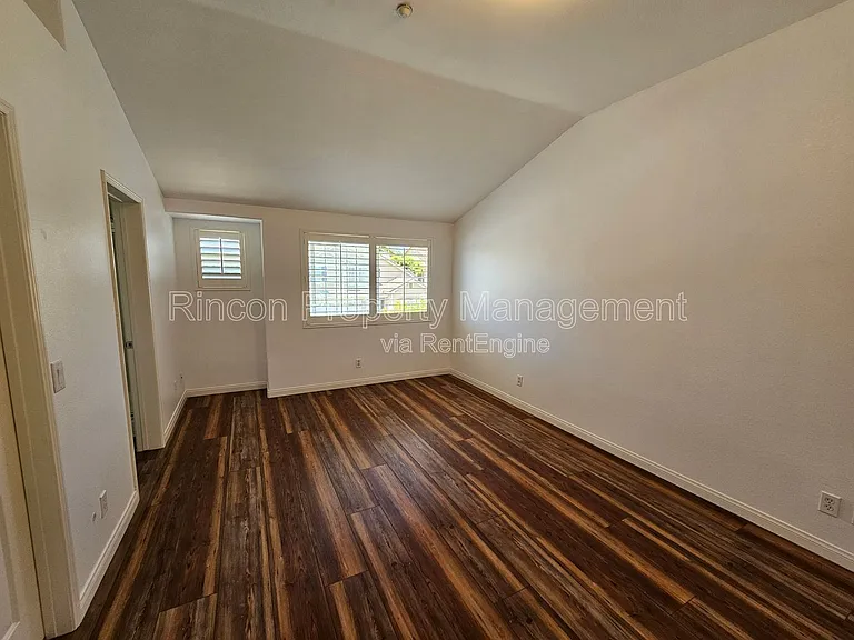 4782 Templeton St — Photo 10