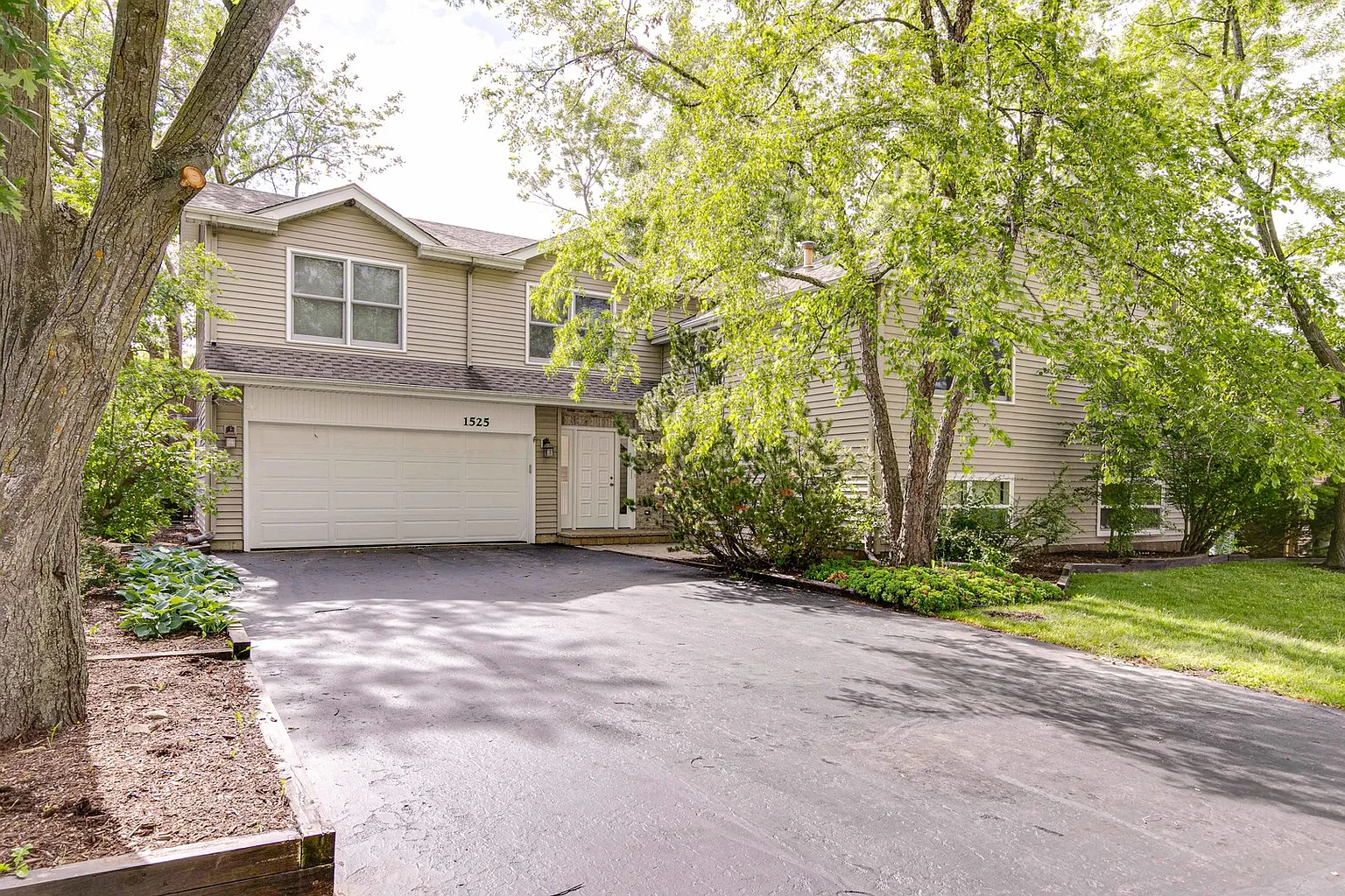 1525 Coral Reef Way photo 1