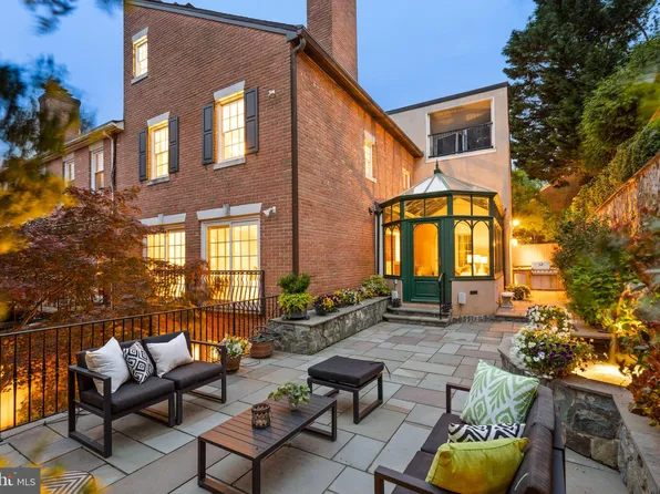 115 Pommander Walk, Alexandria, VA 22314