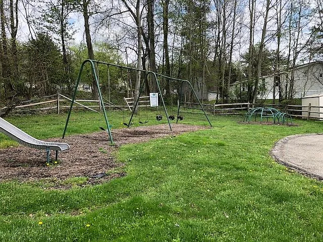 Wellington Estates — Photo 16