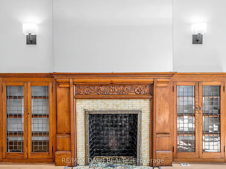 665 Huron St — Photo 12