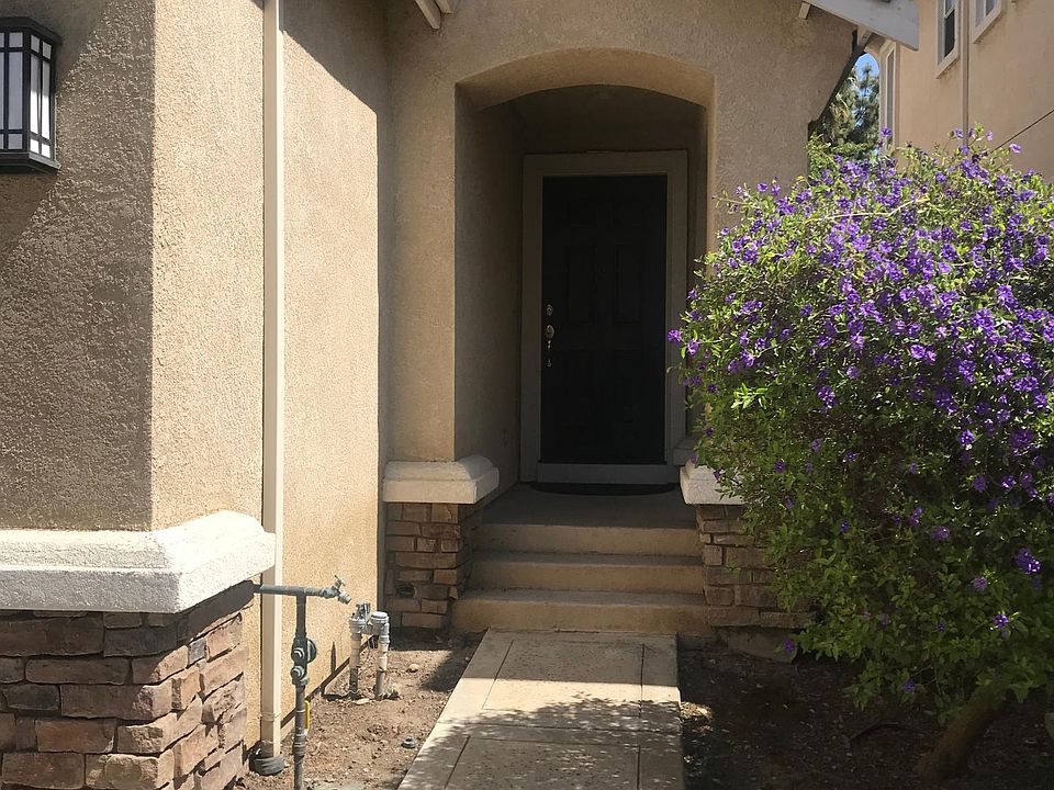 2nd image of 1920 Wayne Cir