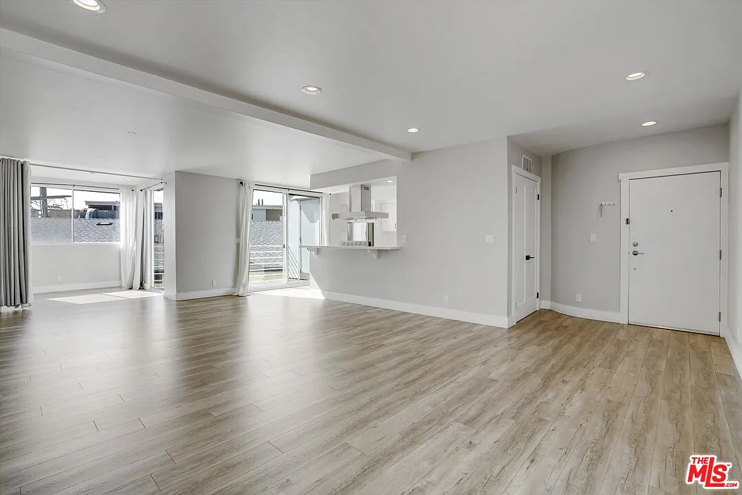 Building Photo - 842 11th St #8A