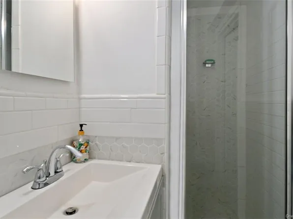 2835 Webb Avenue image 14 of 18