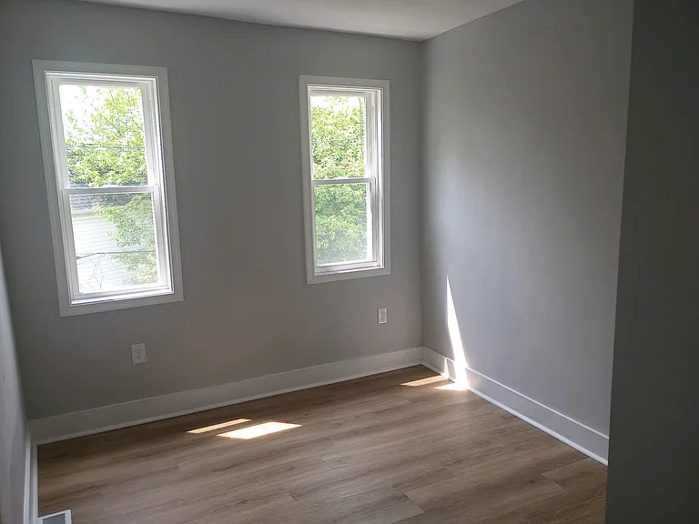 4233 Old Frederick Rd — Photo 4