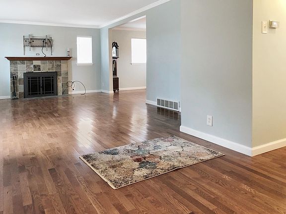 5th image of 530 W 3rd Avenue Dr