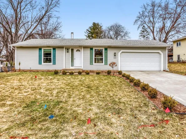 2540 Interlachen Dr, Stillwater, MN 55082