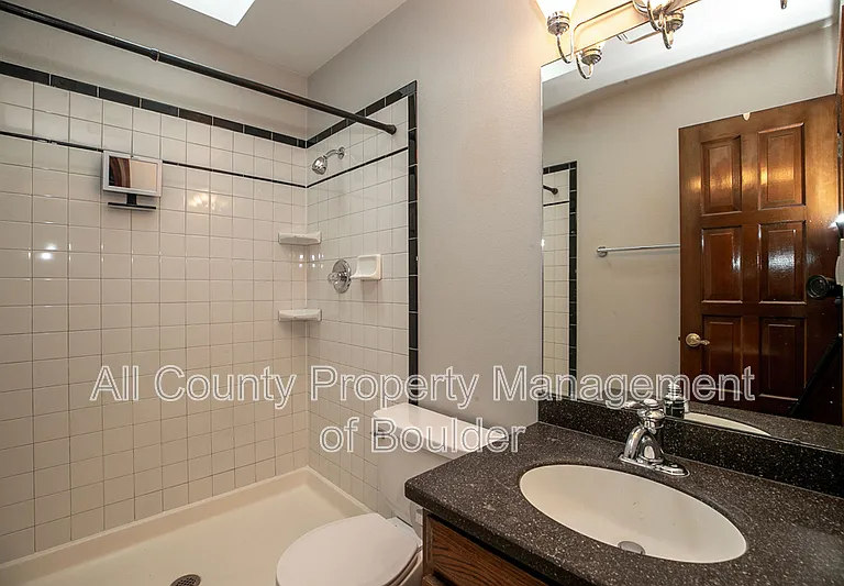 470 W Sutton Cir — Photo 19