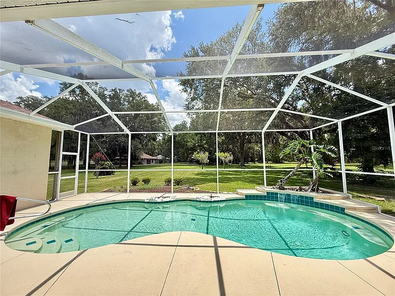 4541 NW 76th Ct — Photo 3