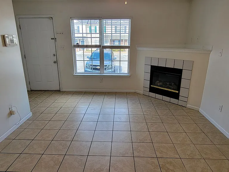 106 Pinegrove Ct — Photo 11