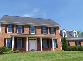 855 Hillcrest Dr, Christiansburg, VA 24073