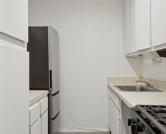 4th image of 39-60 54th St #10C