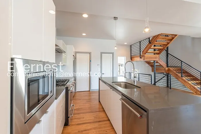 1237 Tennyson St — Photo 2