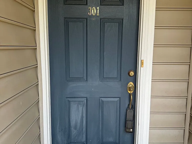 301 Settlement Dr — Photo 2