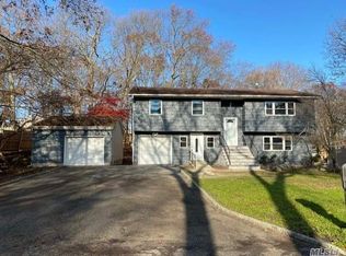 11 Liber Blvd, Farmingville, NY 11738