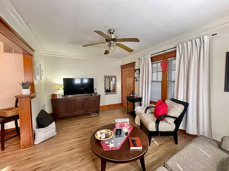 2 bed, 1.0 bath, 932 sqft, $925 — Photo 4