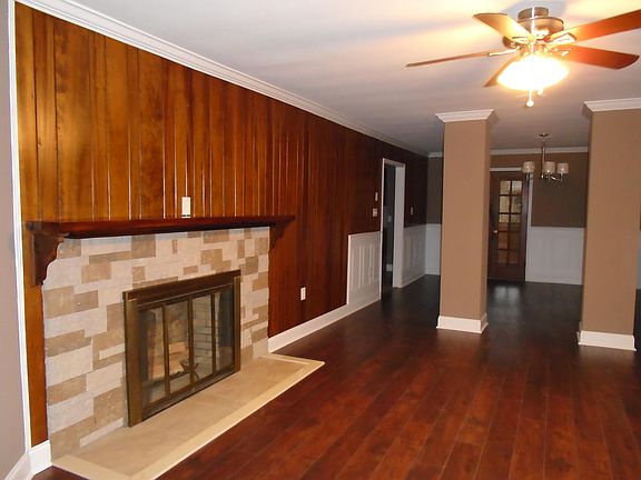 4th image of 405 Broady Ln
