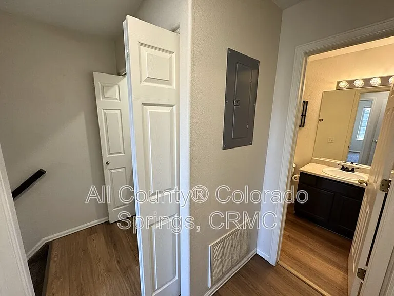 235 Ellers Grv — Photo 15
