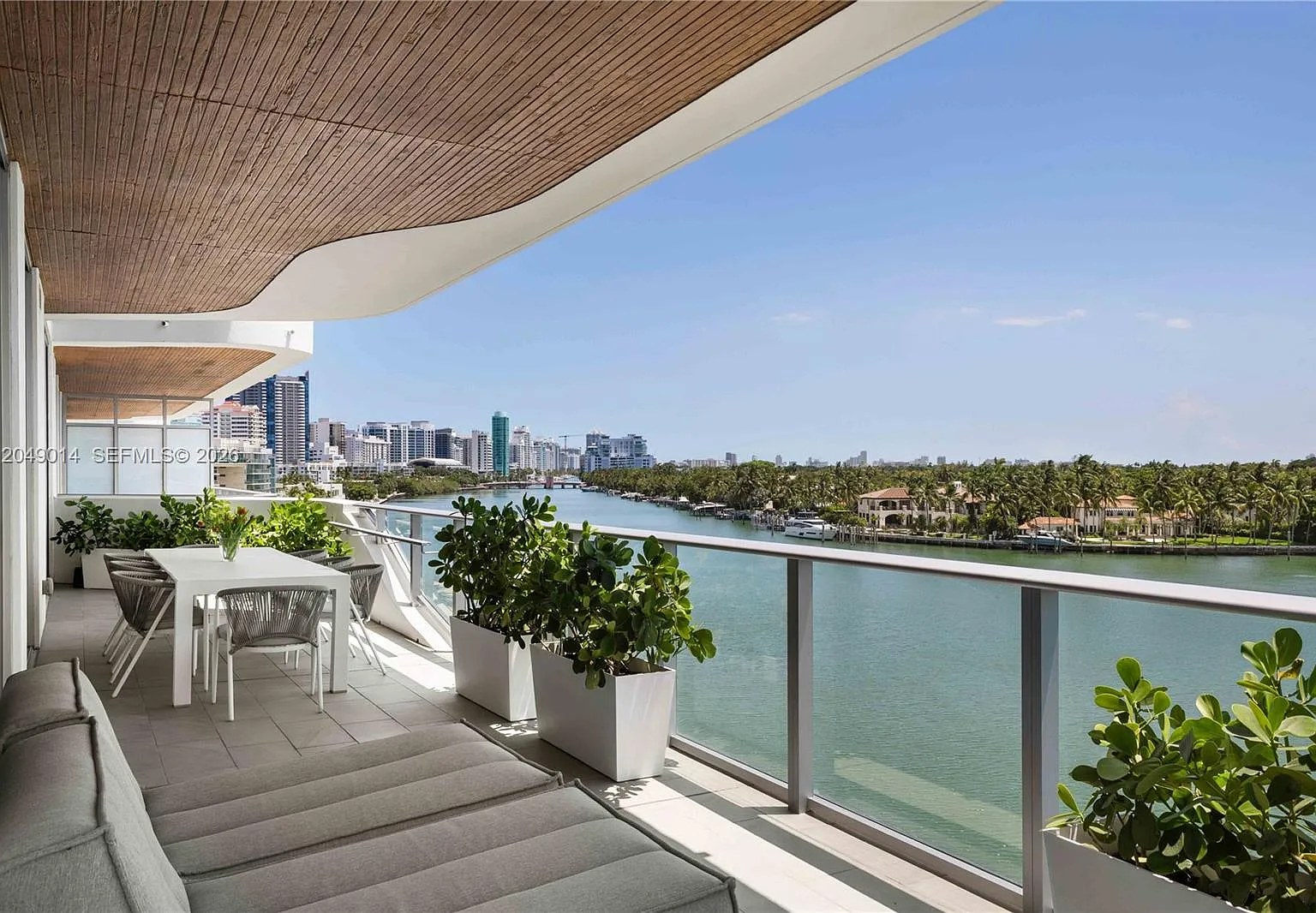 Monaco Yacht Cl & Resid Co — Photo 1