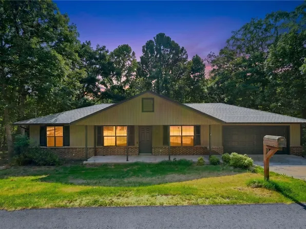 8 Kenilworth Dr, Bella Vista, AR 72714