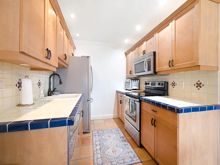 333 Harbour Dr #209 — Photo 16