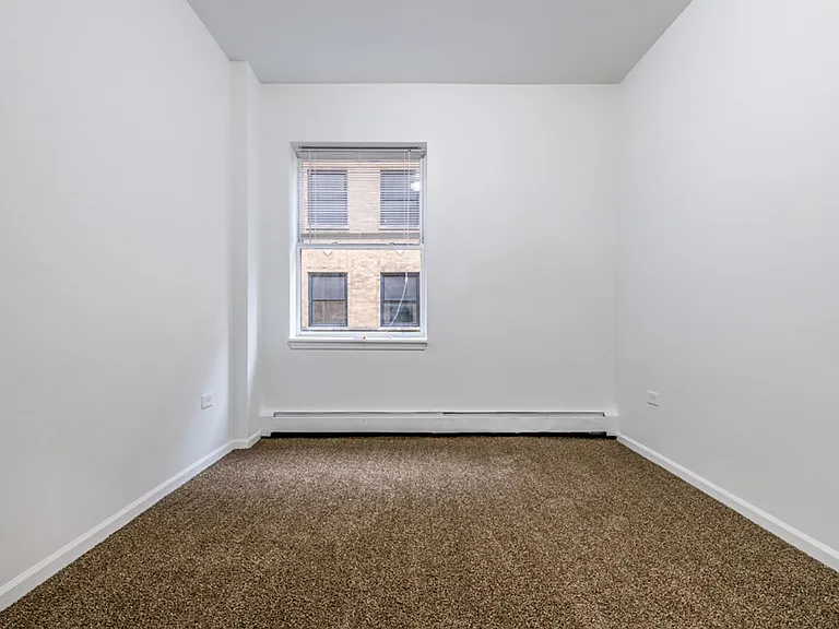 5556 W Jackson — Photo 8