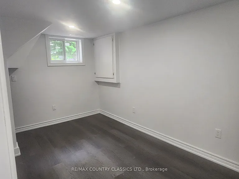 7 Beechwood Dr #LOWER — Photo 9