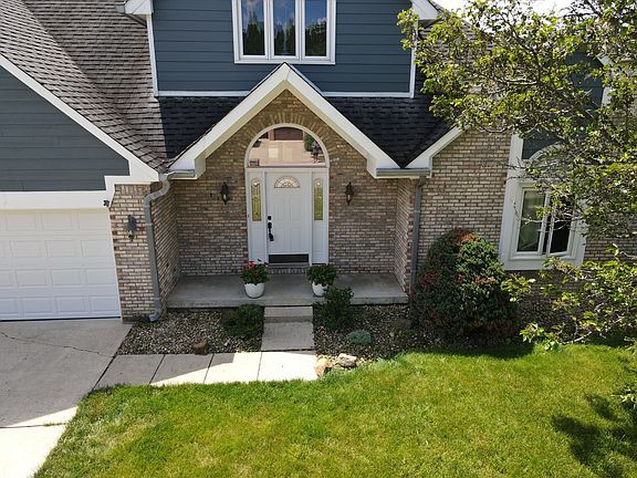 4th image of 741 Andrews Blvd