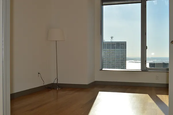 Rented by Nest Seekers International | media 12