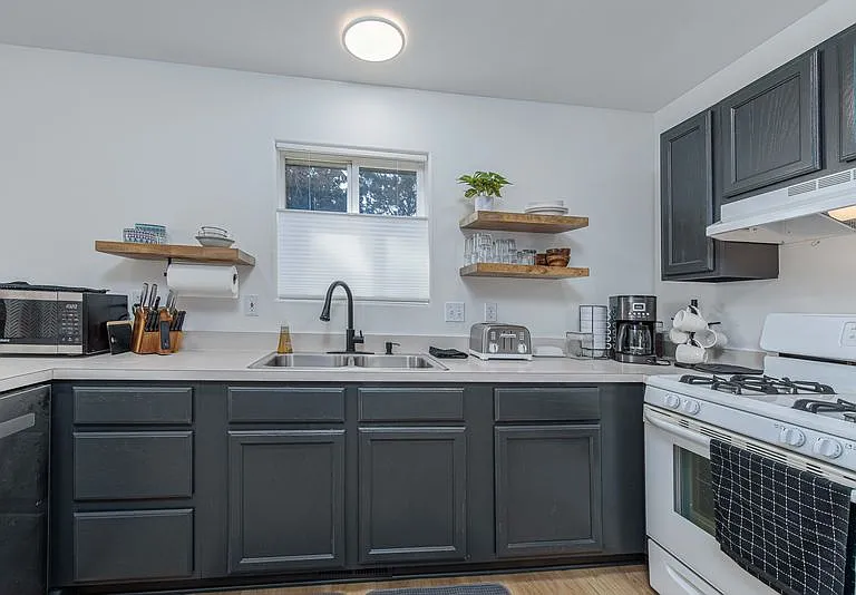 NE Mable Ct — Photo 11