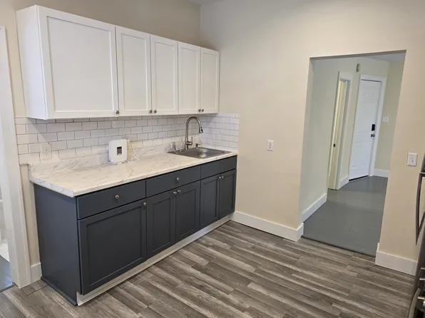 717 31st Ave N #1, Minneapolis, MN 55411