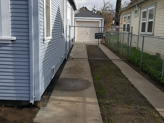 5th image of 1236 N Airport Way