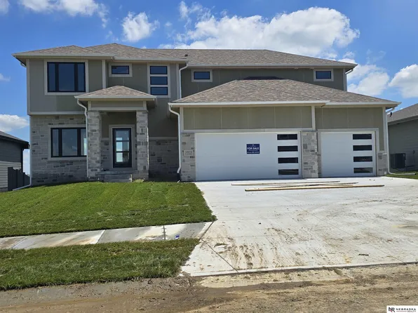 10911 N 161st Ave, Bennington, NE 68007
