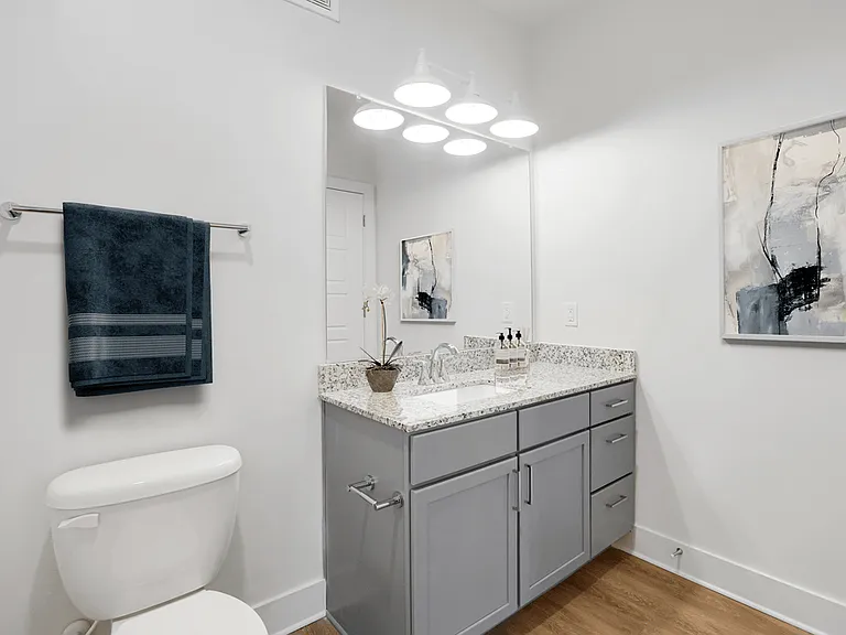 The Darby Apartments — Photo 43