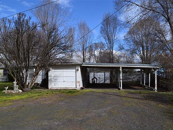 4th image of 586 SE 5th St