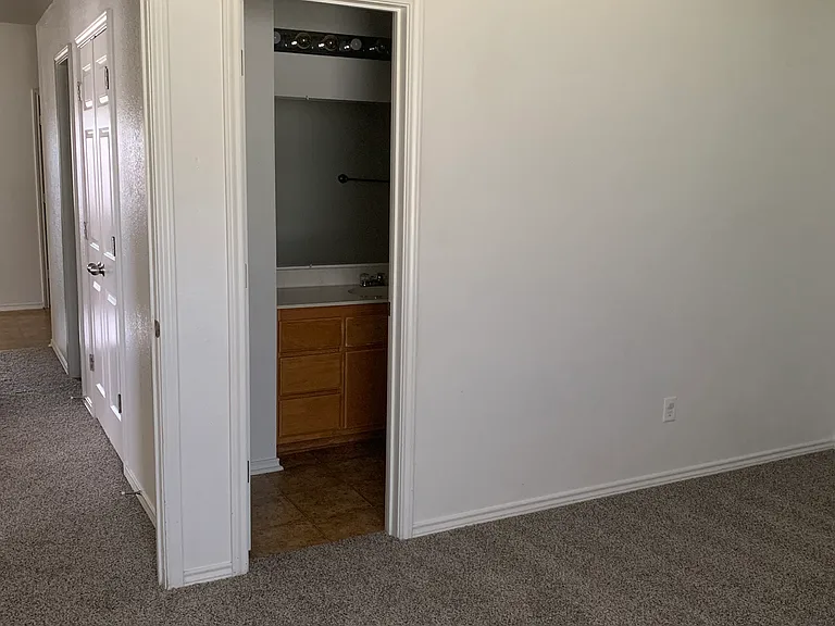 2706 Ashley Dr — Photo 16