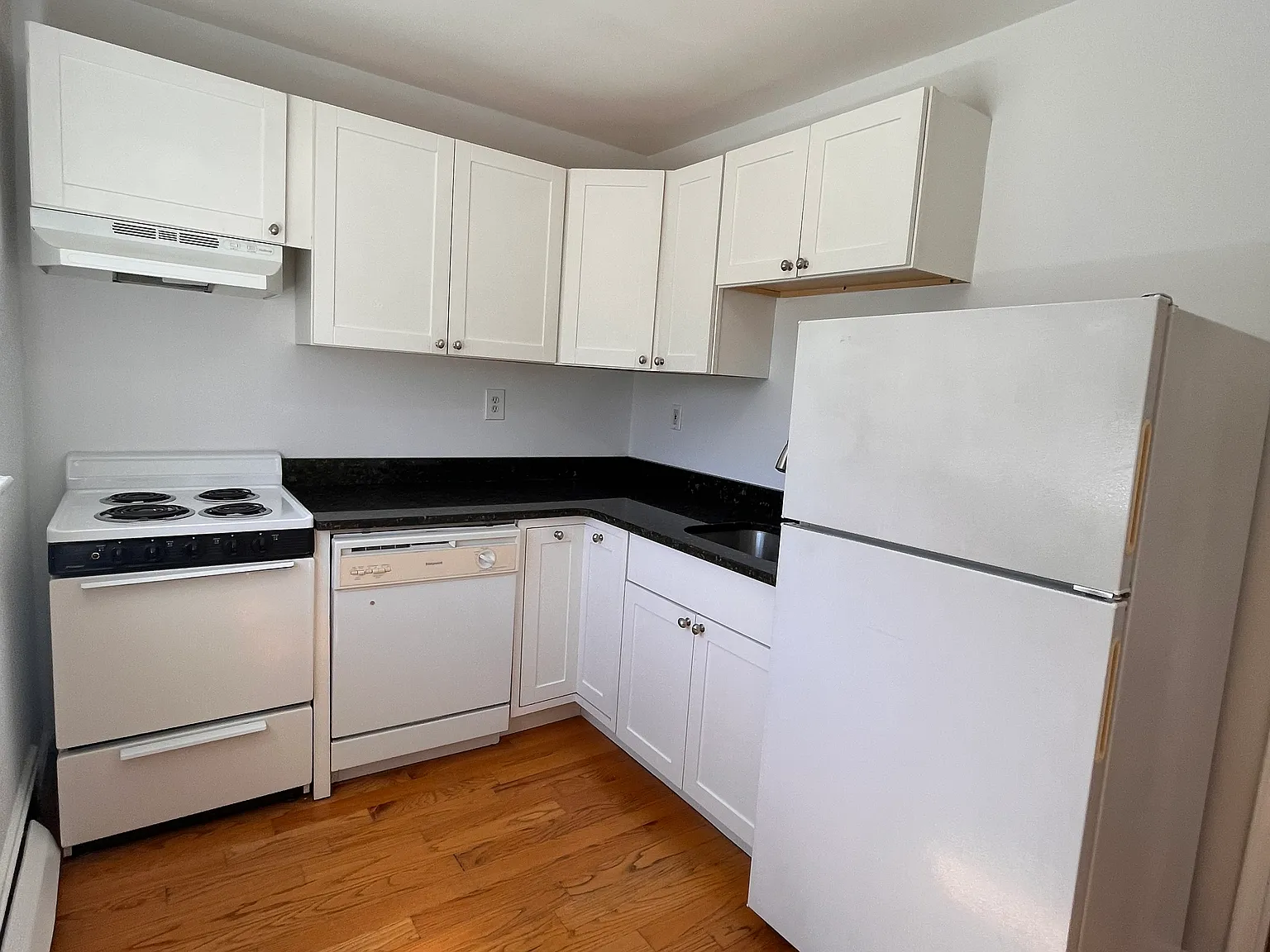 1 bed, 9999 sqft, $2,475 — Photo 3
