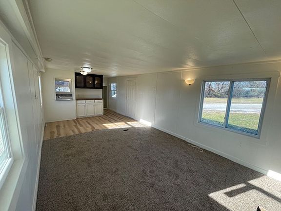 2nd image of 503 E Main St #122