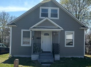 553 Raynor Ave, Riverhead, NY 11901