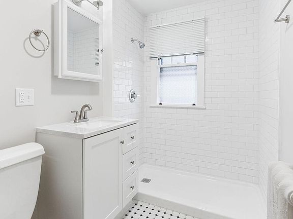 4th image of 34 Ash St APT 103
