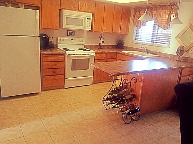 2nd image of 2505 W. Alameda Drive