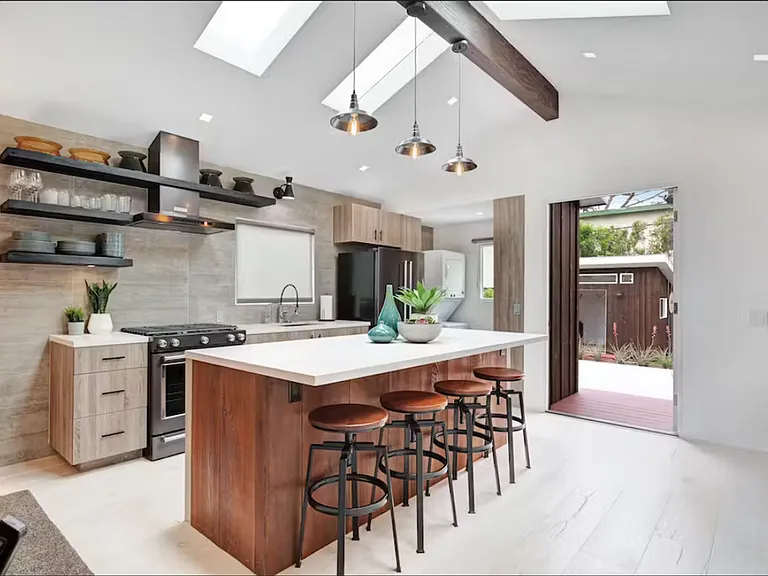 5080 Long Branch Ave — Photo 14