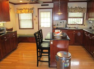 16226 76th Rd, Fresh Meadows, NY 11366