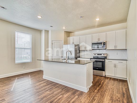 3rd image of 11082 S Blue Bayou Dr