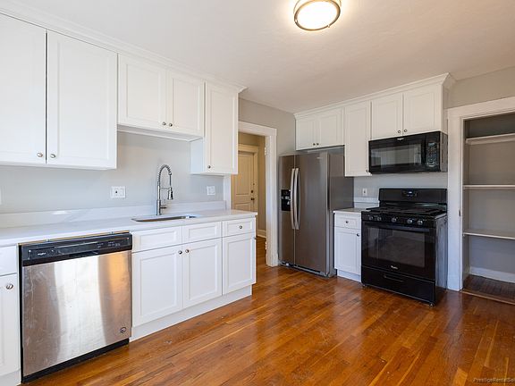 5th image of 15 Lee St APT 3R