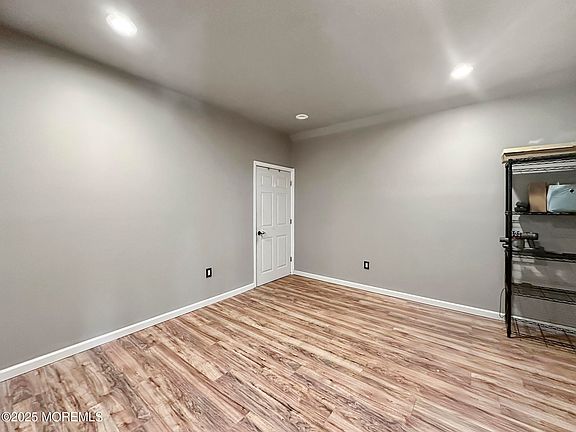 4th image of 4 Ravenwood Court